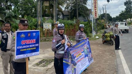 Satlantas Polres Pandeglang Gelar Operasi Keselamatan Maung 2025 di Kawasan Wisata Cikole 9 ngd