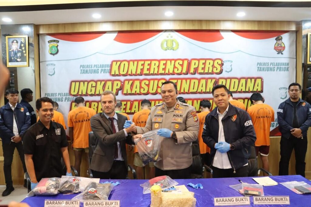 Pemerintah Prancis Puji Gerak Cepat Polri Tangkap Penjambret Warganya 10 WhatsApp Image 2025 03 21 at 13.05.38