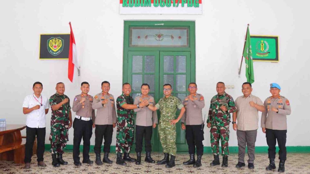 Polres Pandeglang Gelar Silaturahmi ke Kodim 0601/Pandeglang, Perkuat Sinergitas TNI–Polri 6 WhatsApp Image 2026 07 14 at 15.33.51 11zon